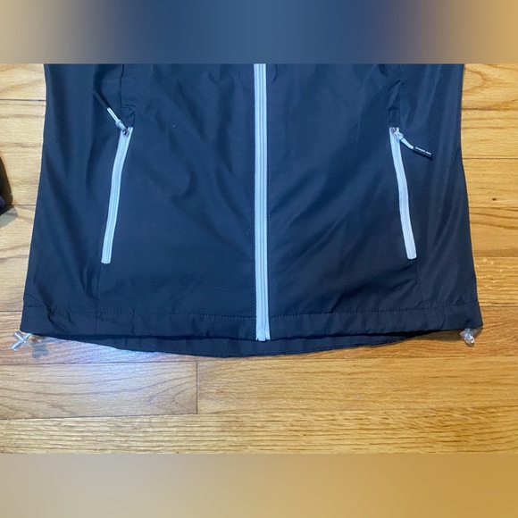 New Balance Women’s Wind & Water Resistant Jacket Black White Logo Sz Small New! - Picture 6 of 6